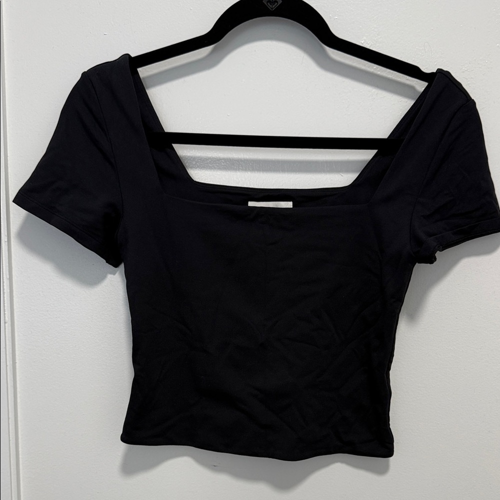 Aritzia Babaton Classic Black Crop Top